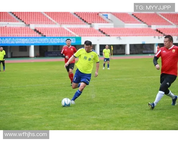 跑男团队化身足球明星展开激烈对抗赛展现运动魅力与团队精神